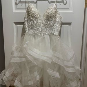 Beautiful white semi/prom dress